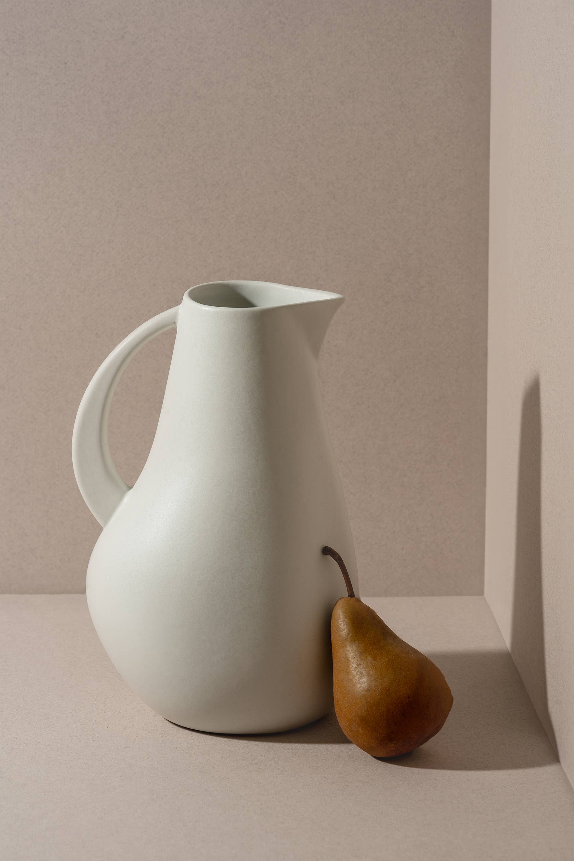 Stoneware Pitcher & Vase | Kuduo 64 oz