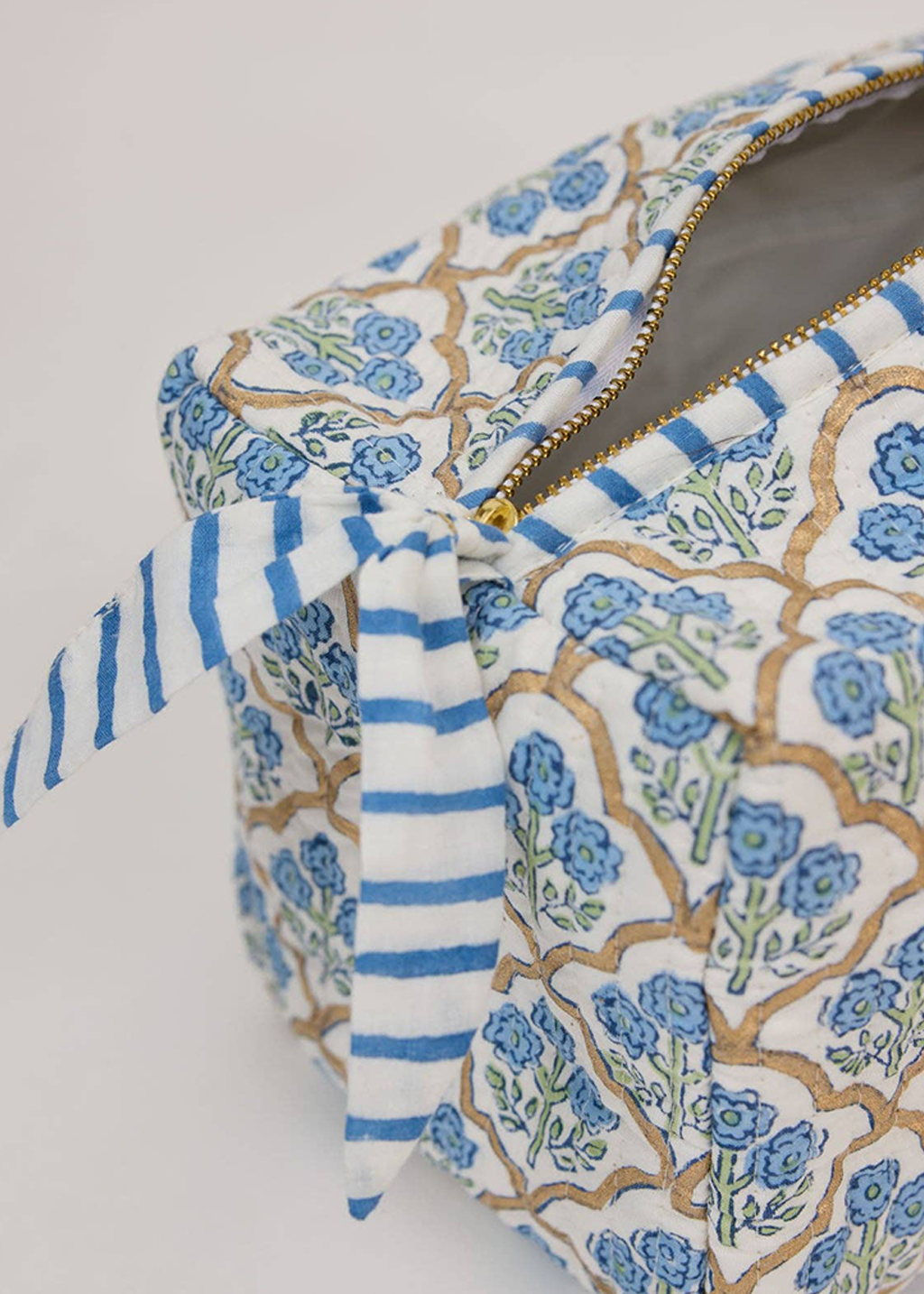 Toiletry Bag LRG | Trellis Indigo