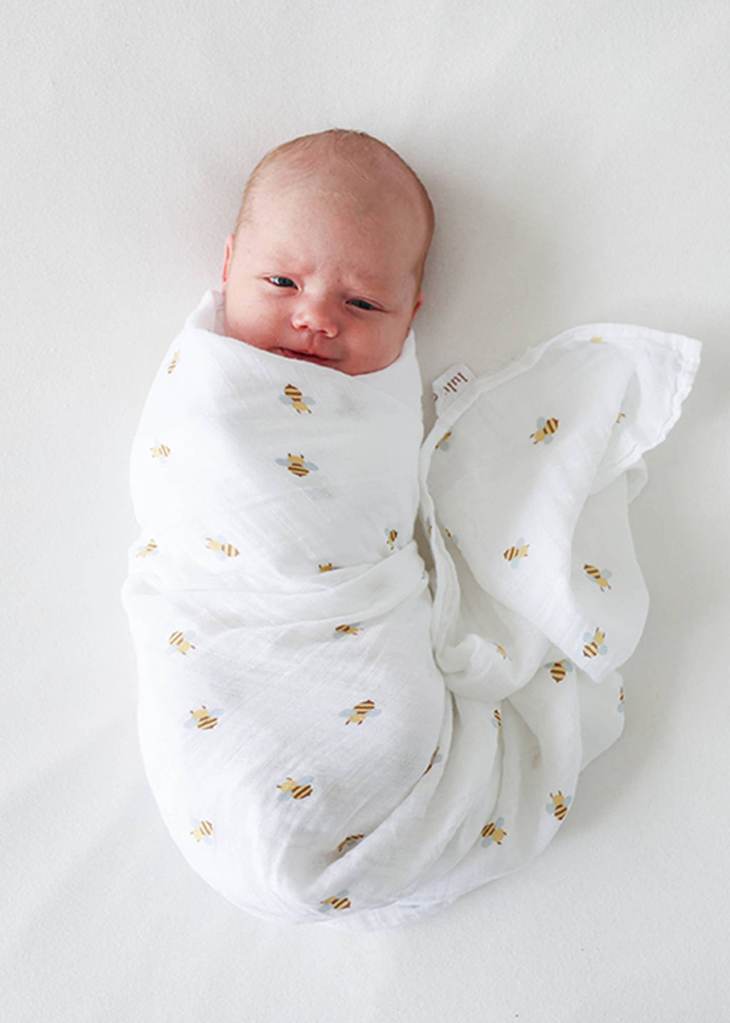 2pk Cotton Swaddle Blankets | Bees & Dots
