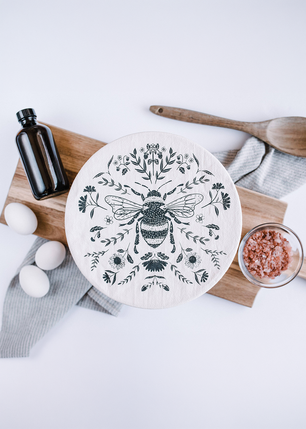10" Bowl Cover LRG | Charcoal Bee