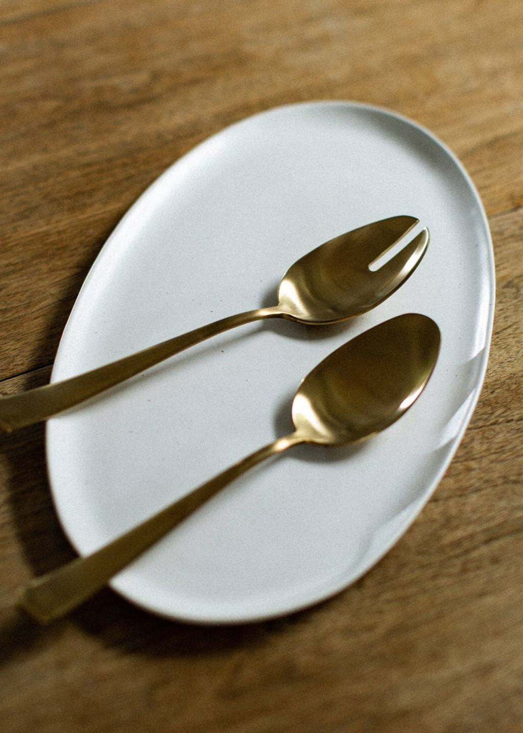 The Oval Serving Platter | Speckled White