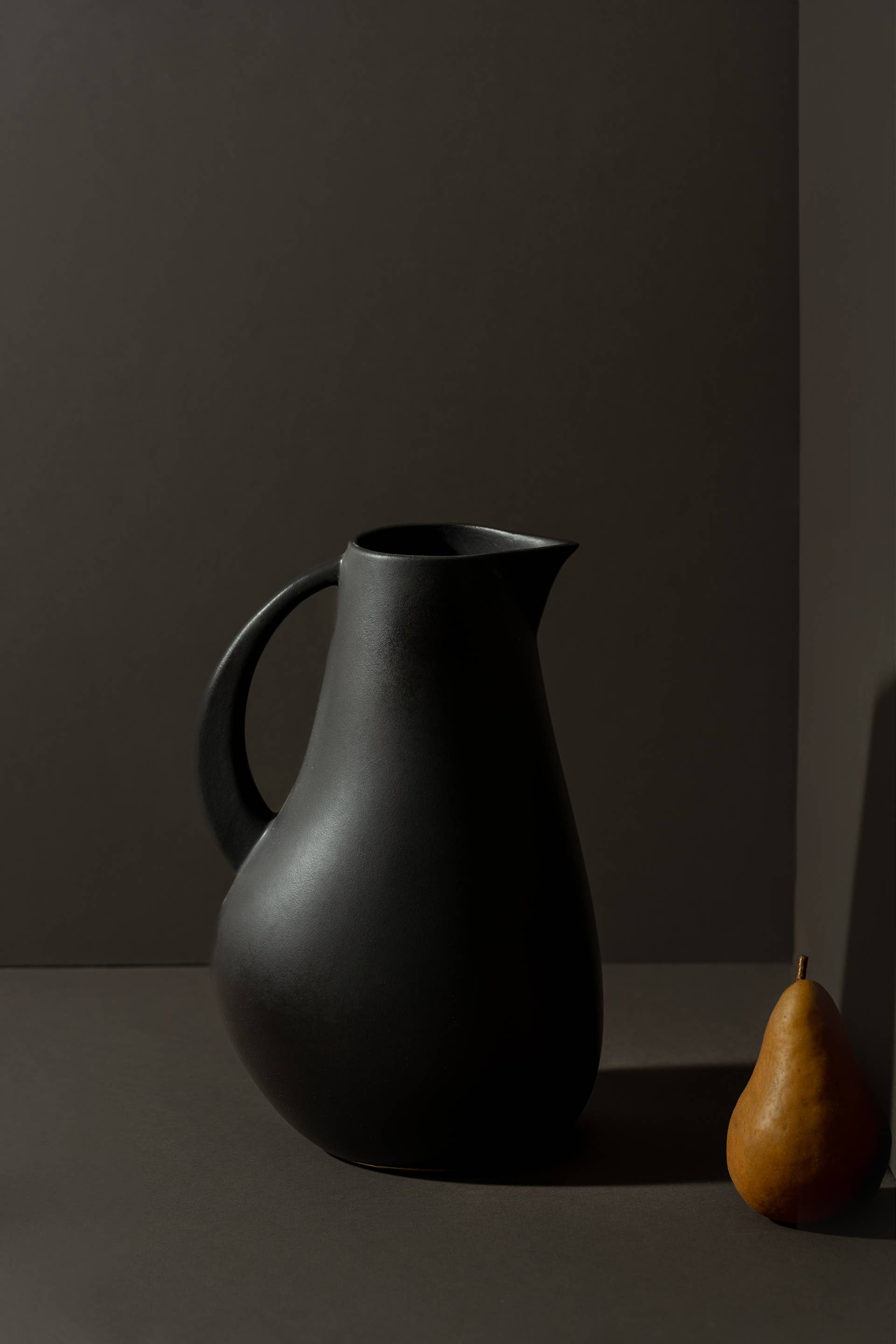Stoneware Pitcher & Vase | Kuduo 64 oz