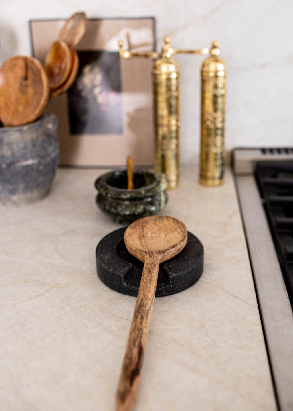 Charcoal Marble Round Spoon Rest