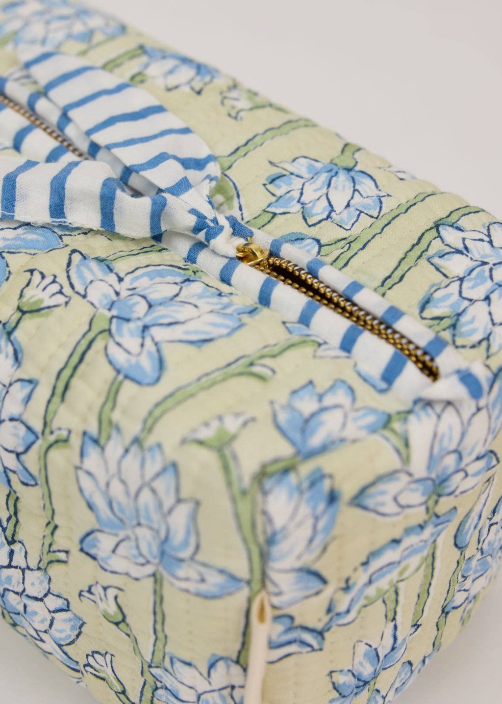 Organic Cotton Toiletry Bag MED - Lotus Indigo