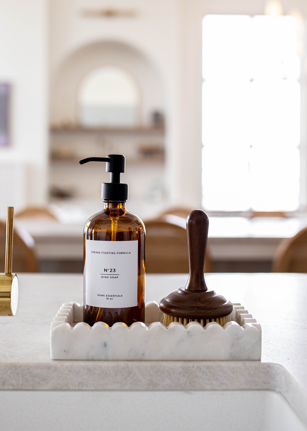 Marble Scalloped Edge Tray