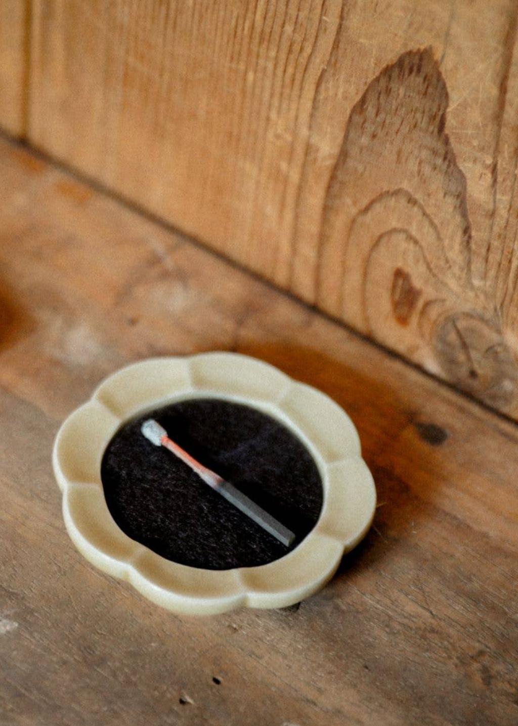 Flower Kiseto Incense Tray | Yellow