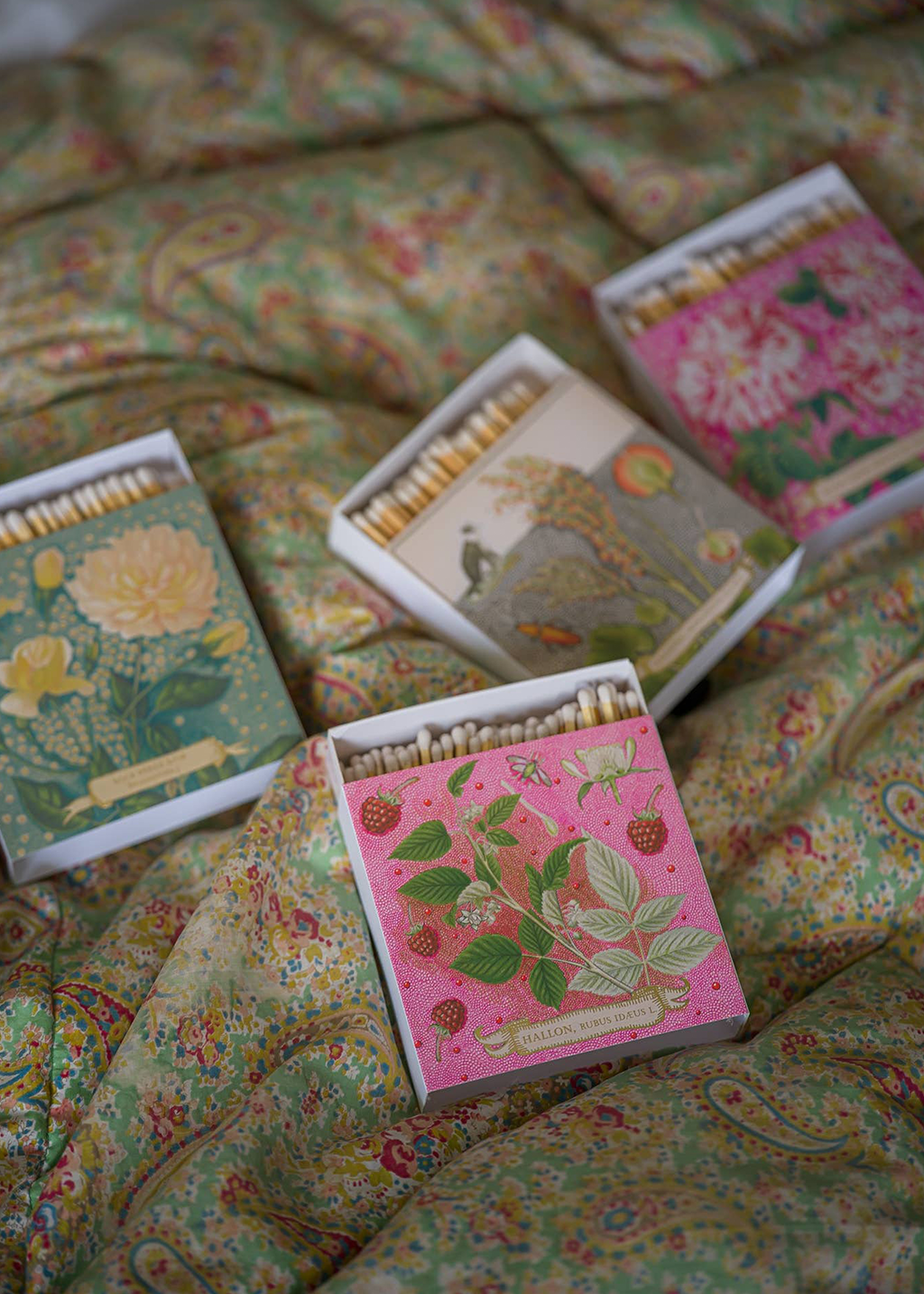 Rose-Framboise-Square-Matchbox