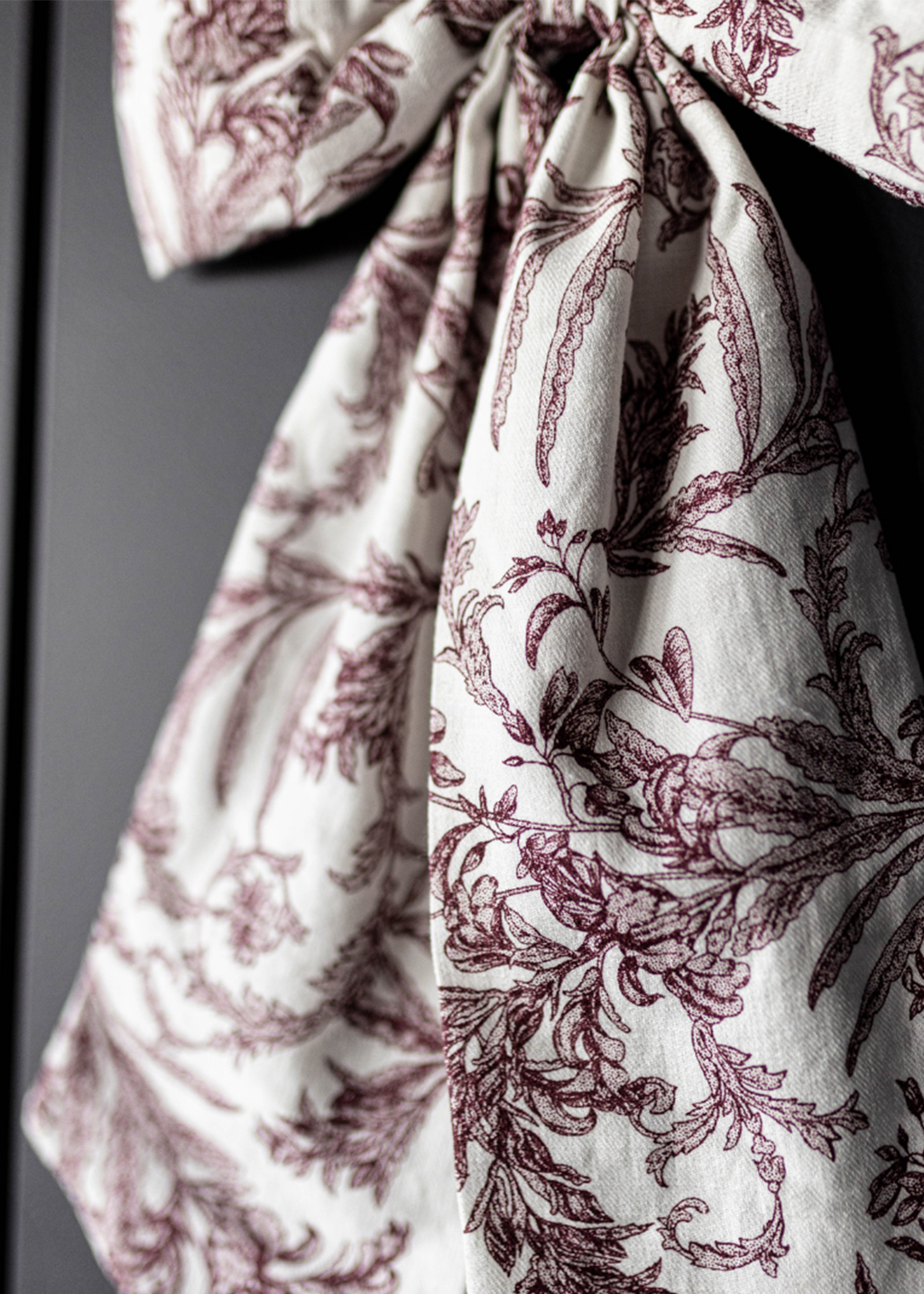Burgundy Toile Cotton Bow | M
