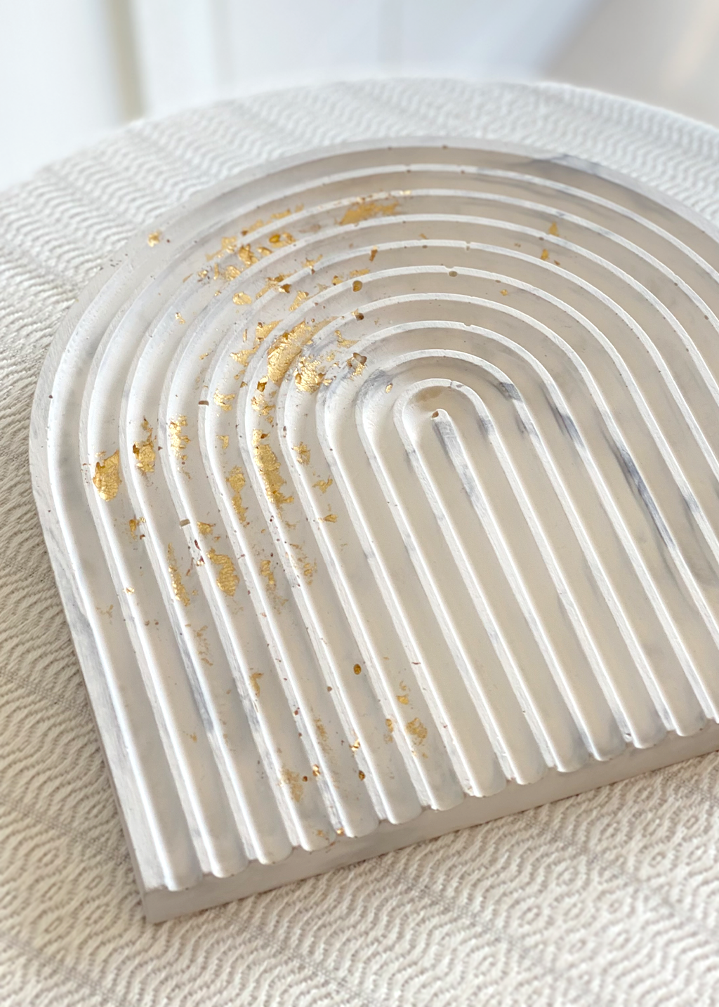 Large Arch Tray | White & Gold Flakes