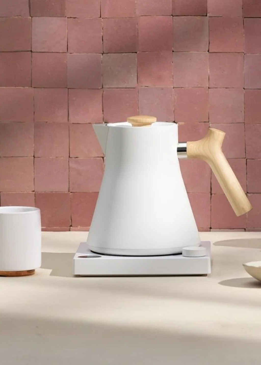 Corvo EKG Pro Kettle | Matte White & Maple