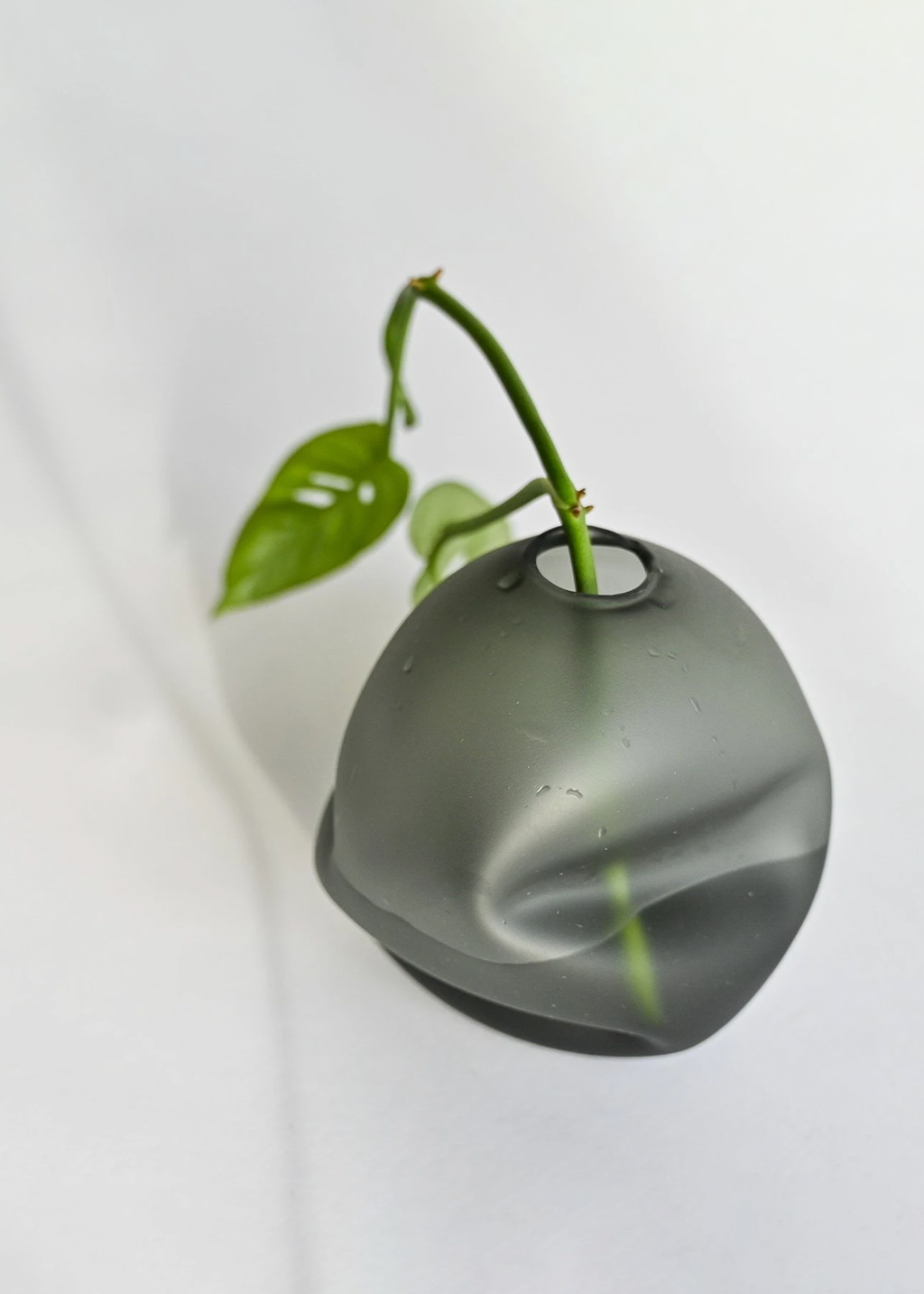 Pebble Bud Vase | Grey Matte