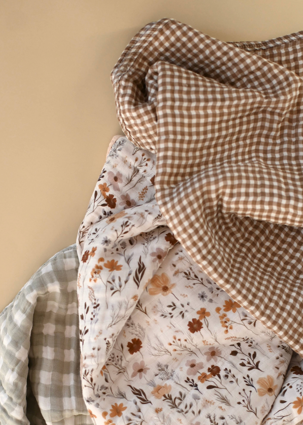 Minika Muslin Swaddle | Gingham Vichy Brown