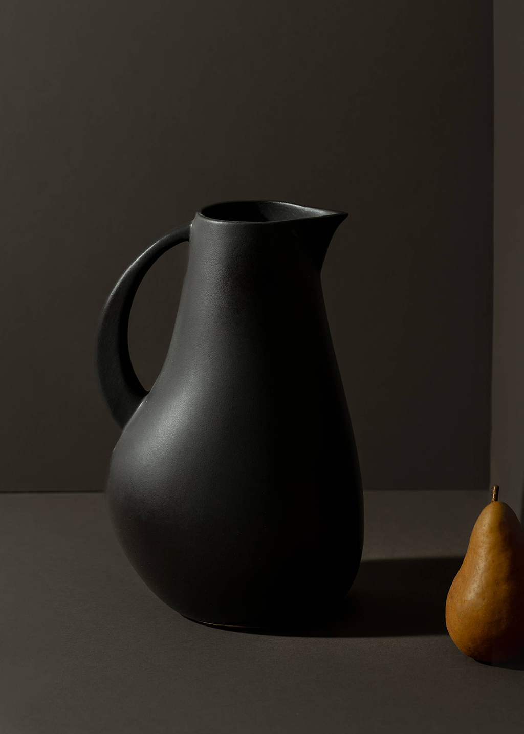 Stoneware Pitcher & Vase | Kuduo 64 oz