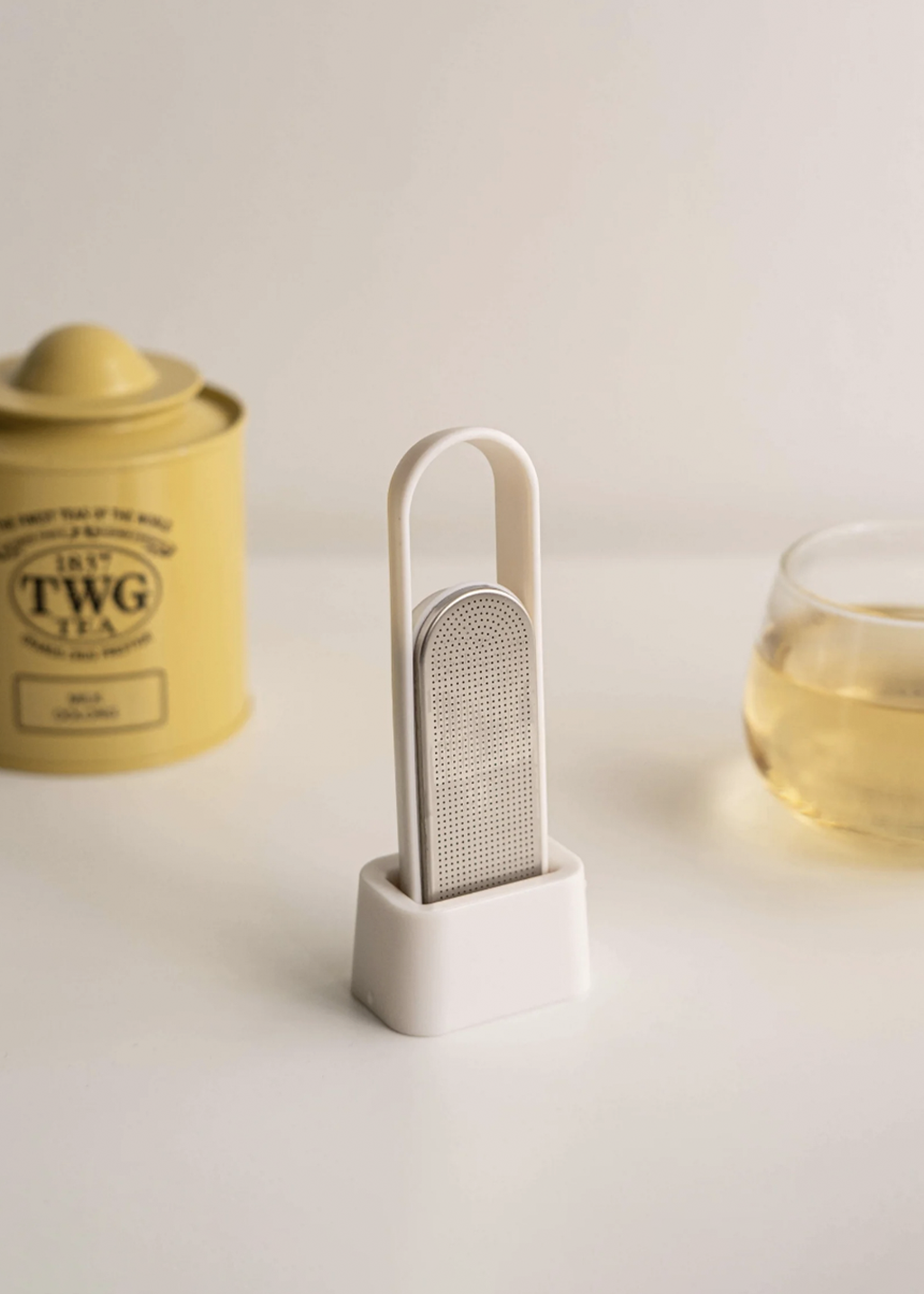 Kinto Loop Tea Strainer | White